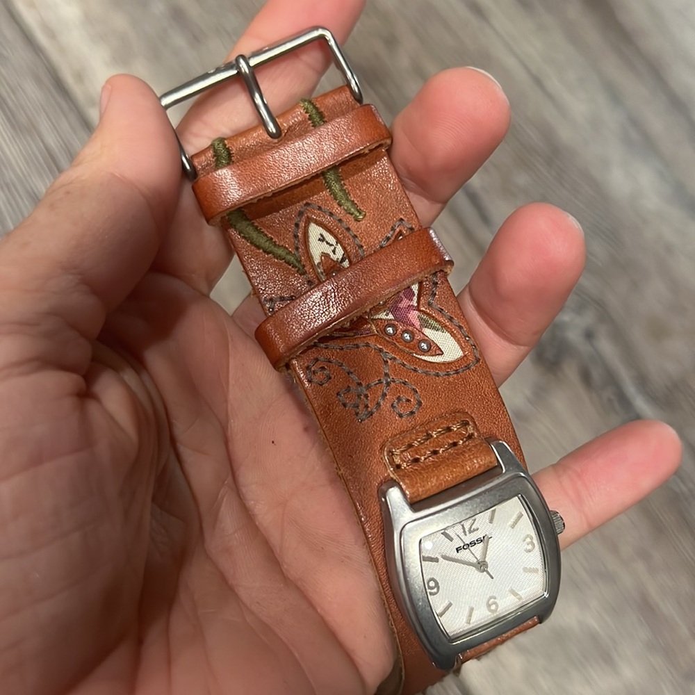 Hold- Fossil Watch - Picture 6 of 7